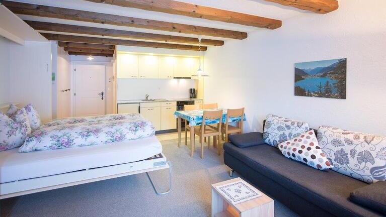 Wohnbereich, Feriewohnung Davos, Swiss Engineering | © Luzia Schär