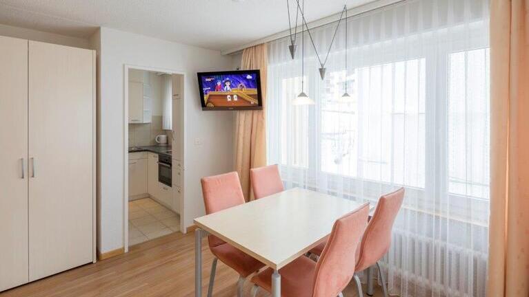 Wohnbereich, Ferienwohnung Leukerbad, Swiss Engineering | © privat
