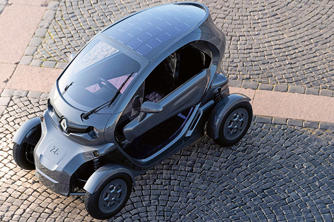 Dieser Renault Twizy wird beim CSEM mit einem Solardach aus Kunststoff und einer selbst entwickelten Batterie ausgerüstet. | © Leonardo Panattoni