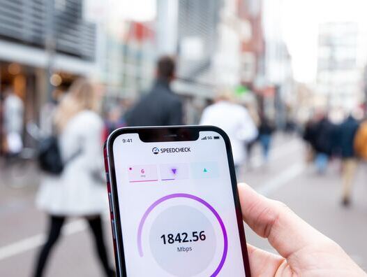 5G, die Zukunft nimmt Fahrt auf. Der Ausbau ist ein Fortschritt, laut Swiss Engineering | © Frederik Lipfert, unsplash